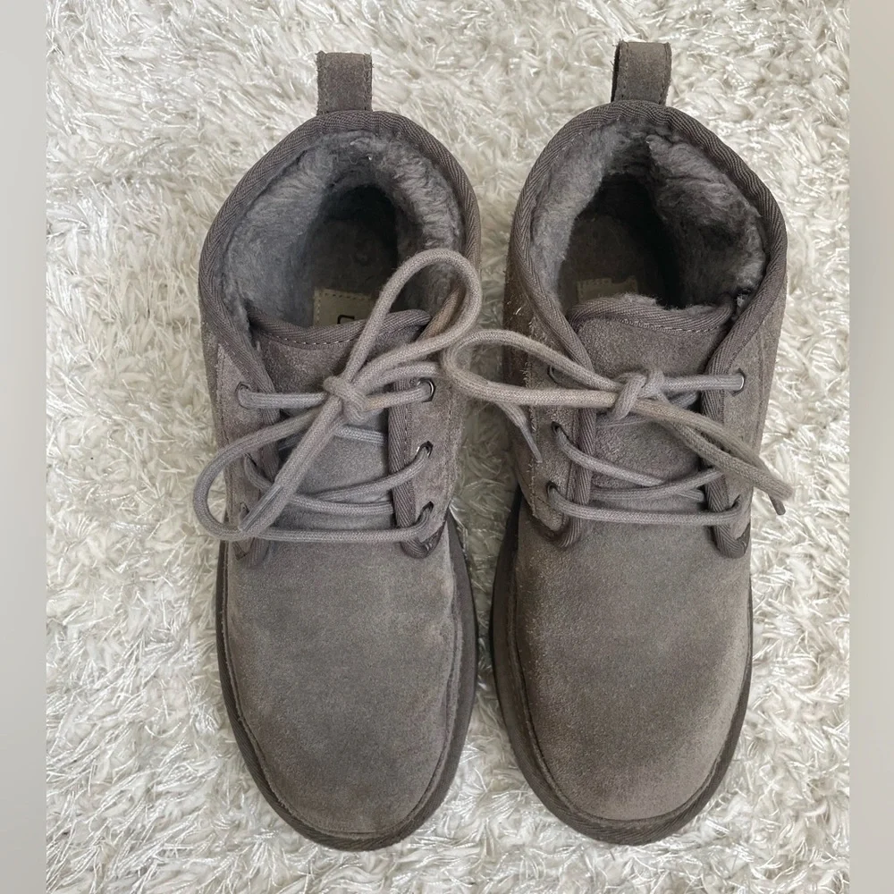 UGG Men's Gray Neumel Chukka Boots
